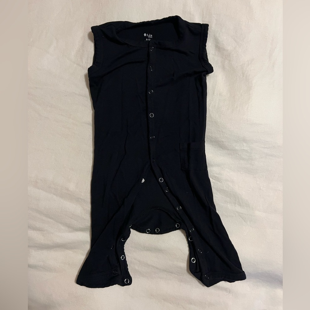 Kyte Baby Black Sleeveless Romper w/ Snaps 6-12mo